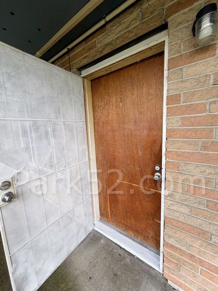 3402 S 54th St #03 - Photo 4 of 11