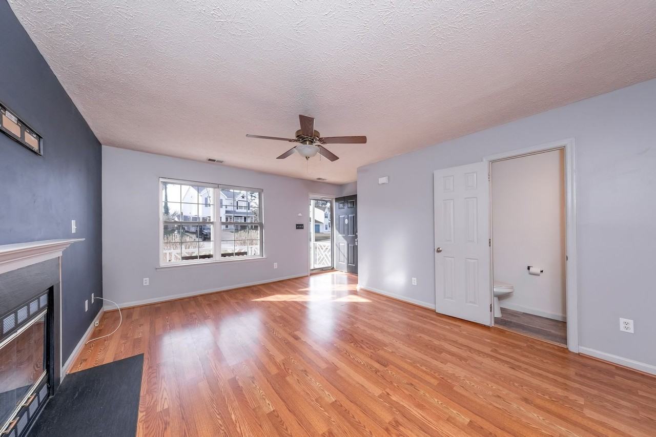 203 Bruton Dr - Photo 3 of 14