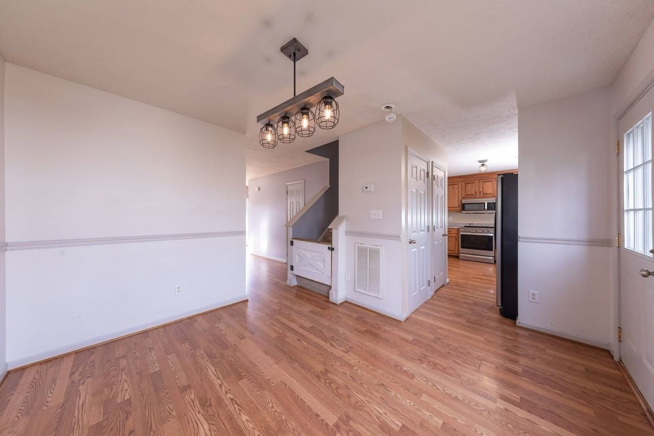 203 Bruton Dr - Photo 5 of 14