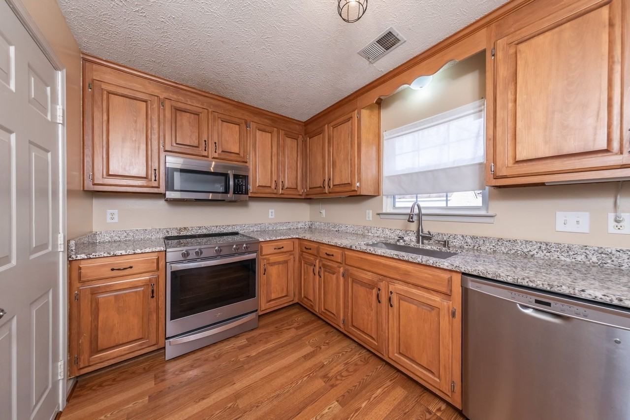 203 Bruton Dr - Photo 7 of 14