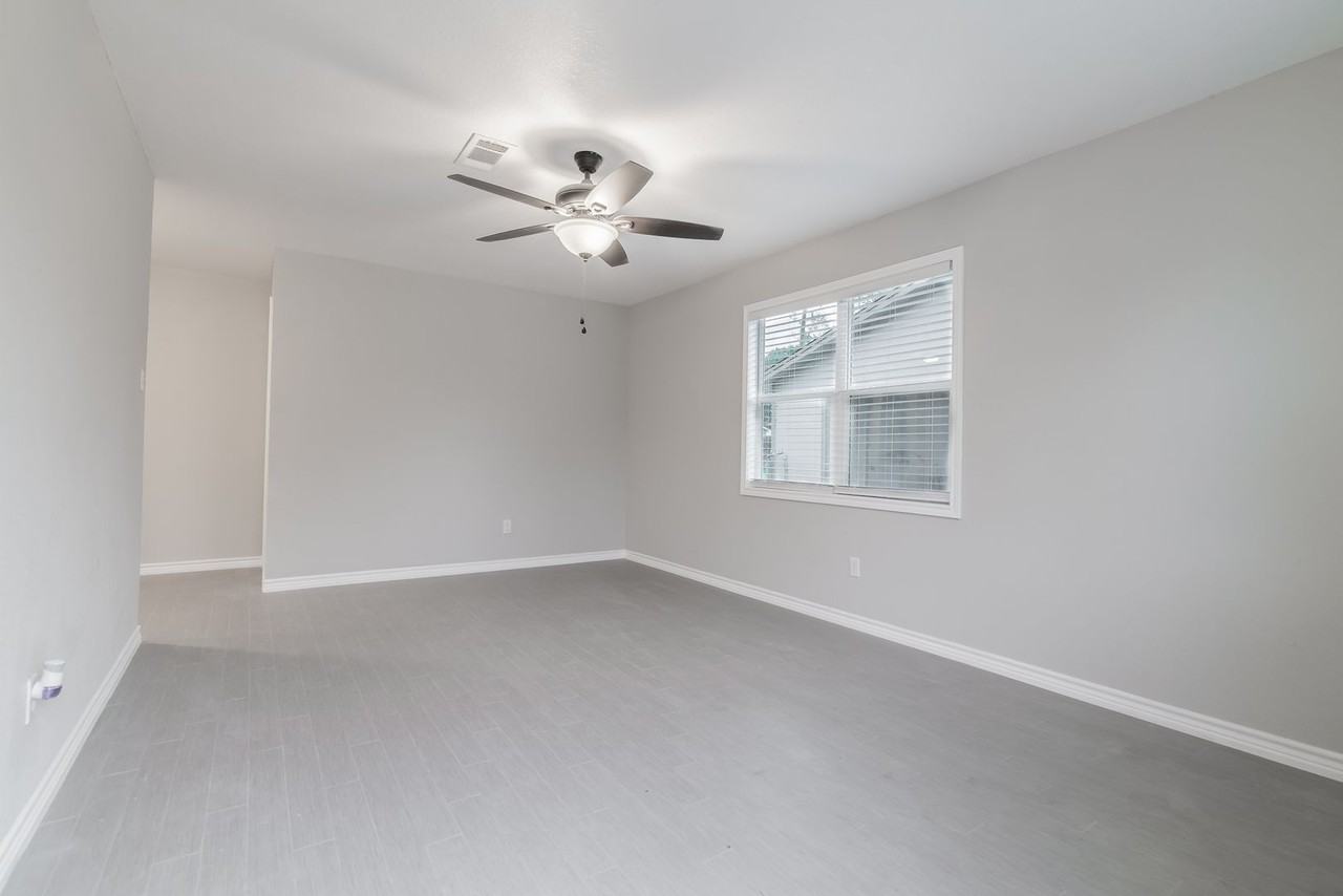 101 Will St - Photo 2 of 25