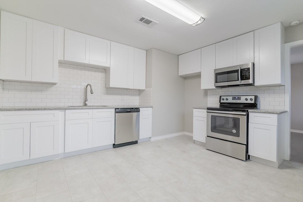 101 Will St - Photo 5 of 25