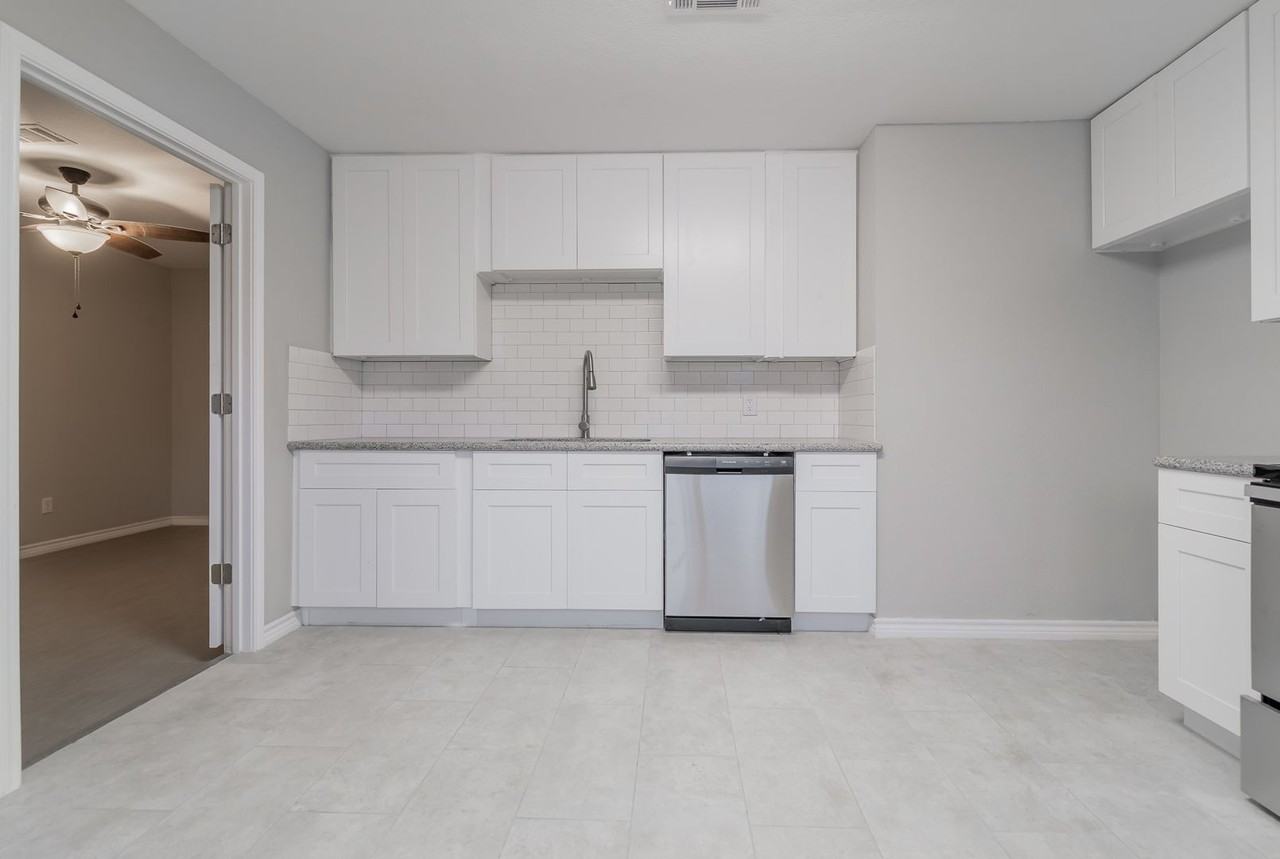 101 Will St - Photo 6 of 25