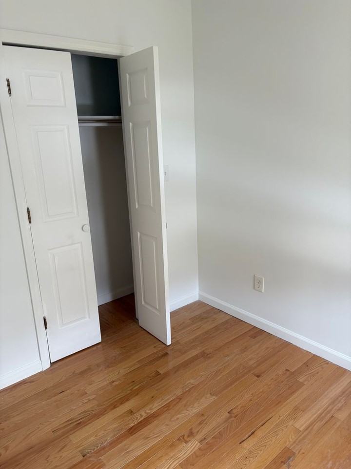 27 Lansing St - Photo 4 of 5