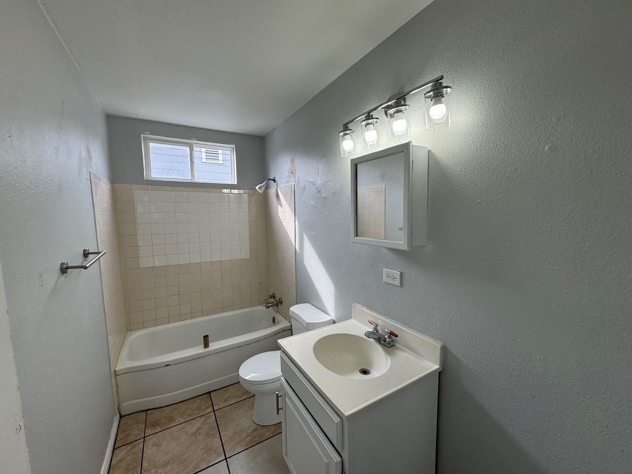 2101 Mitchell Ave - Photo 5 of 7