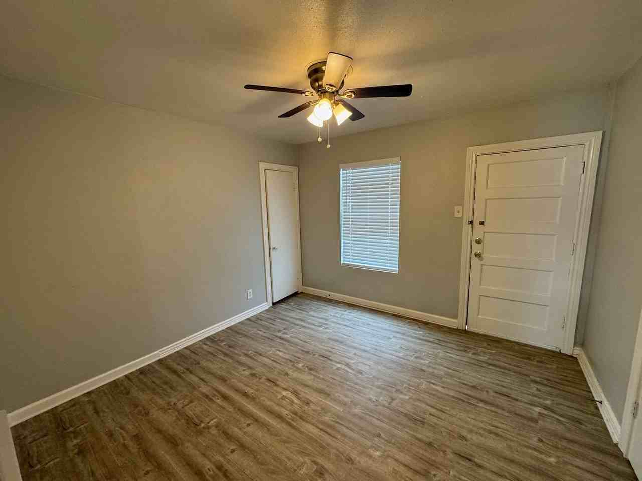 2101 Mitchell Ave - Photo 6 of 7