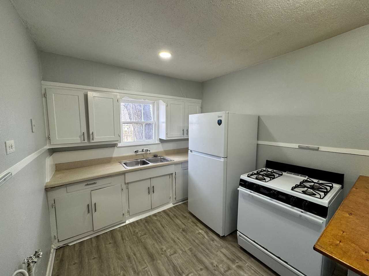 2101 Mitchell Ave - Photo 7 of 7