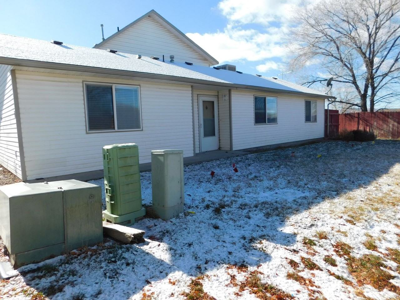 393 Sunnyside Ct #E - Photo 2 of 17