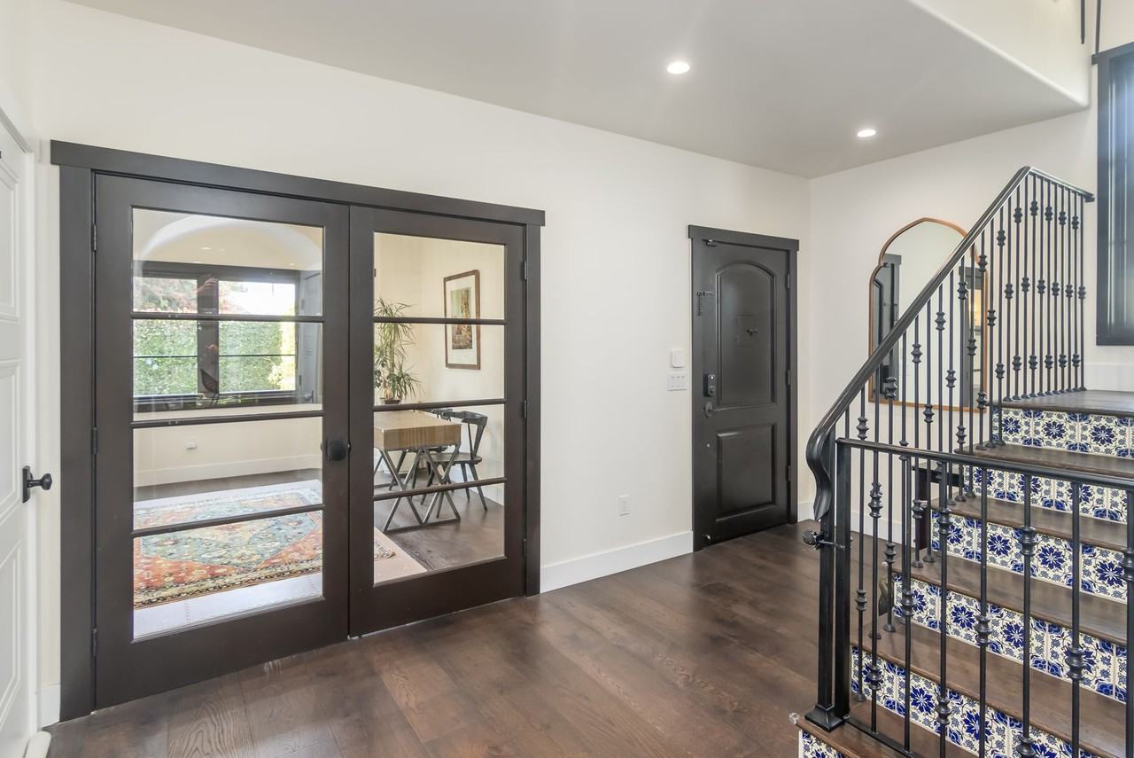 640 Raymond Ave - Photo 3 of 46