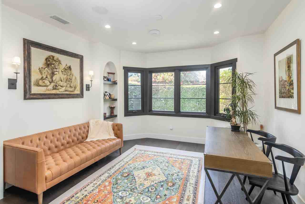 640 Raymond Ave - Photo 4 of 46