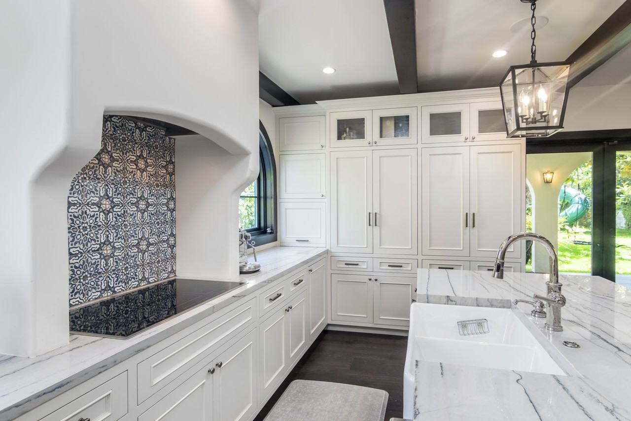 640 Raymond Ave - Photo 6 of 46