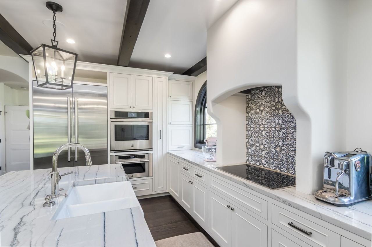 640 Raymond Ave - Photo 7 of 46