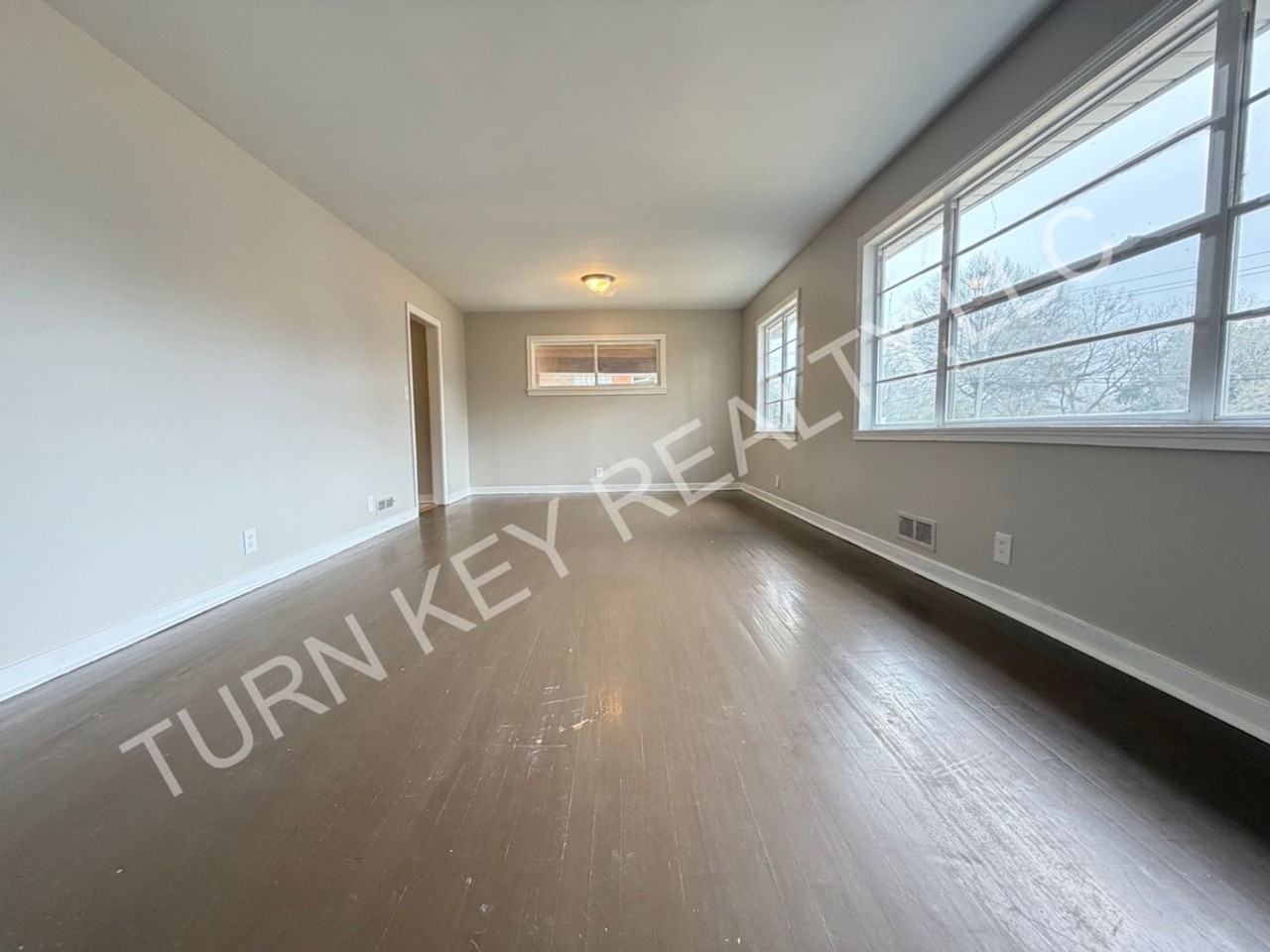 908 Five Mile Rd - Photo 2 of 12