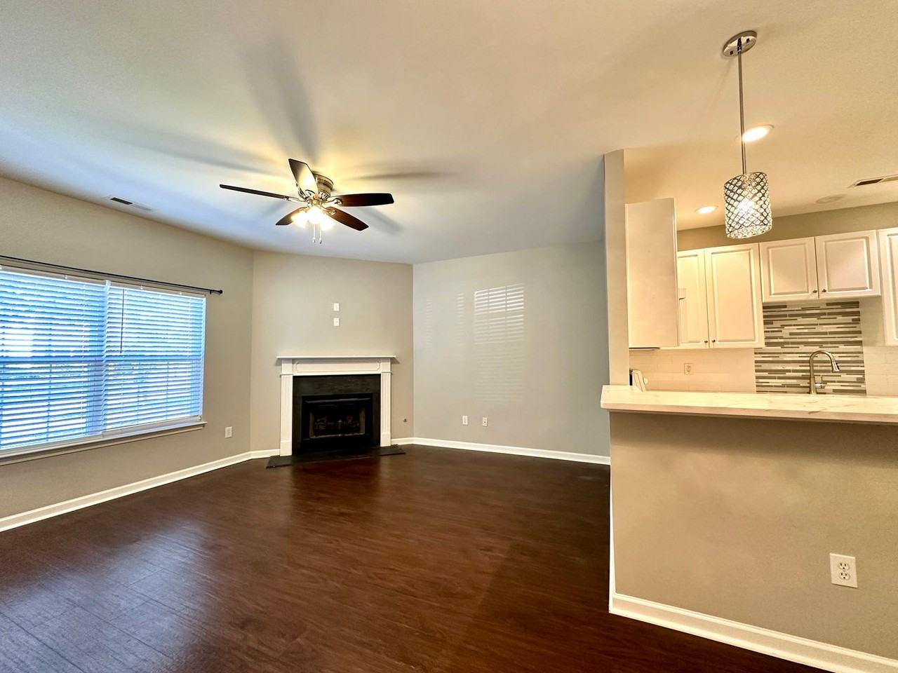 4084 Babbitt St - Photo 3 of 23