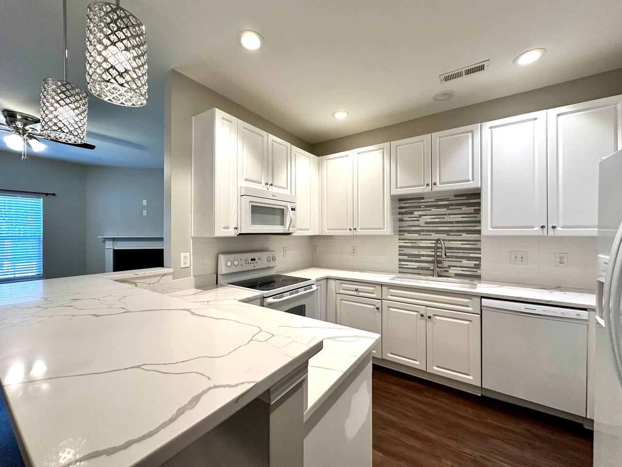 4084 Babbitt St - Photo 7 of 23