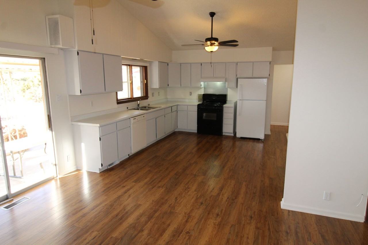 601 La Bajada - Photo 4 of 17