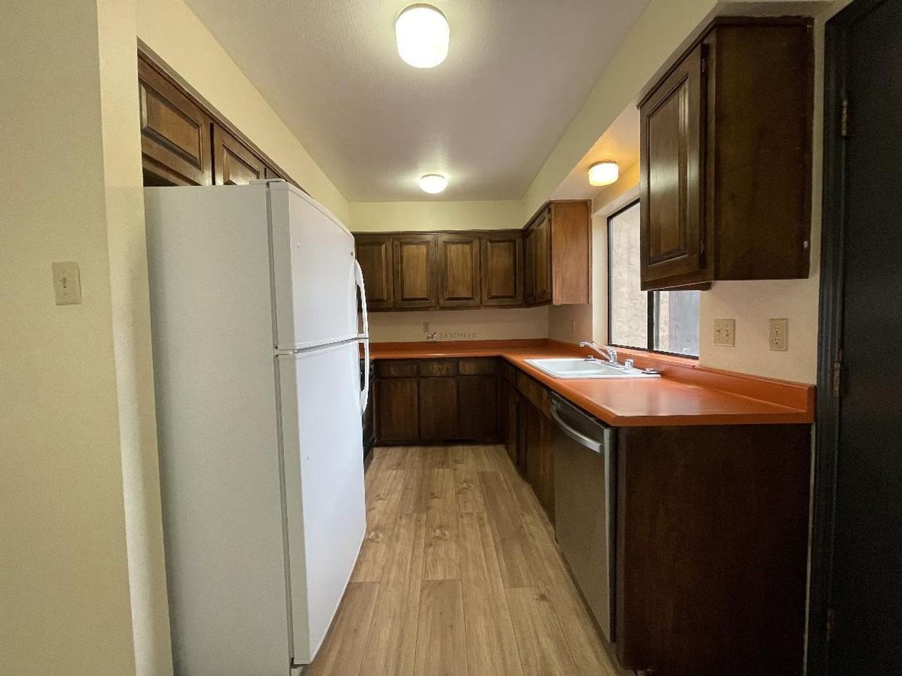 331 Cheryl Ct - Photo 3 of 16