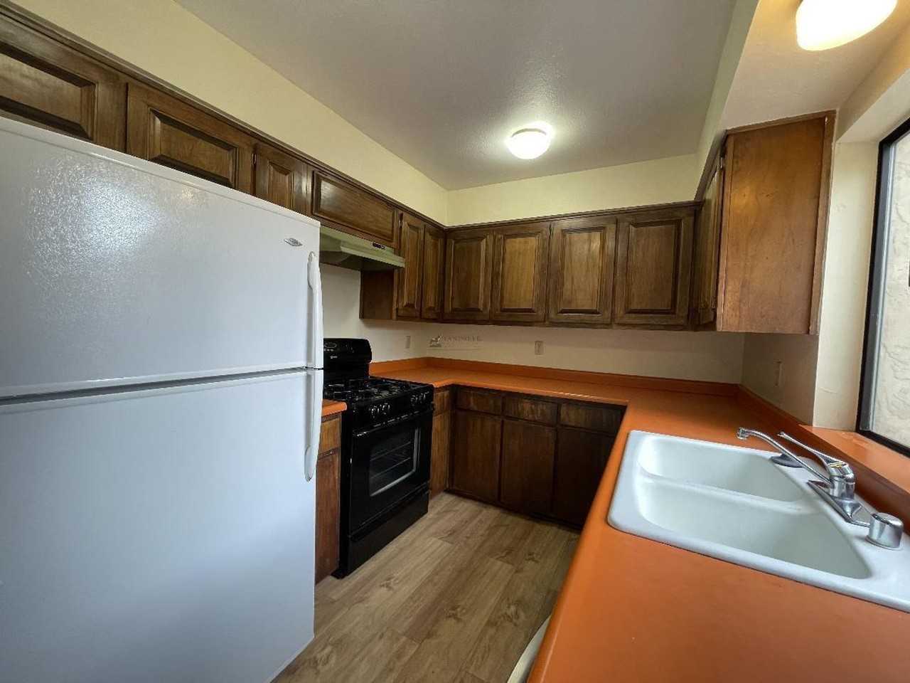 331 Cheryl Ct - Photo 4 of 16