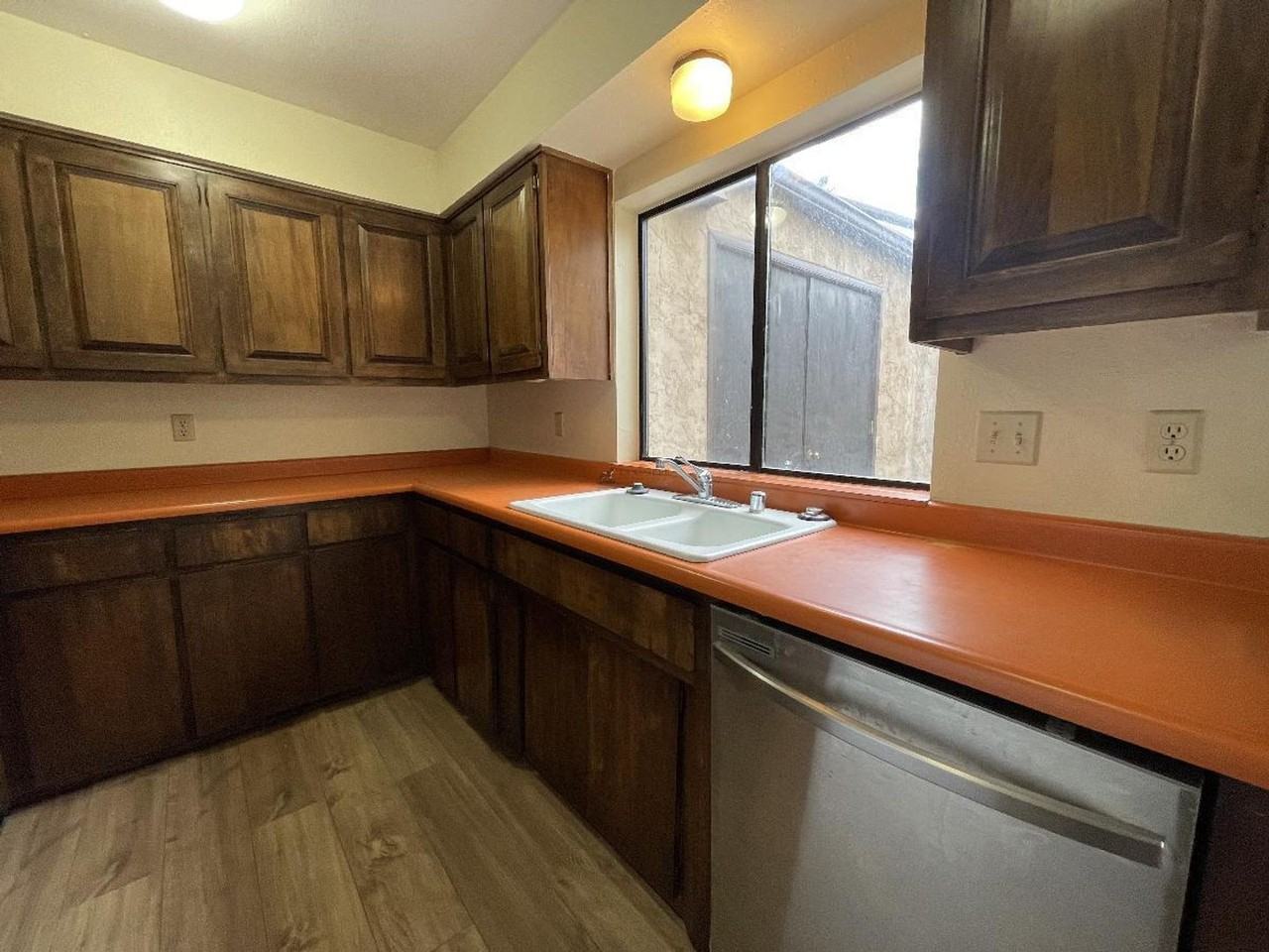 331 Cheryl Ct - Photo 5 of 16