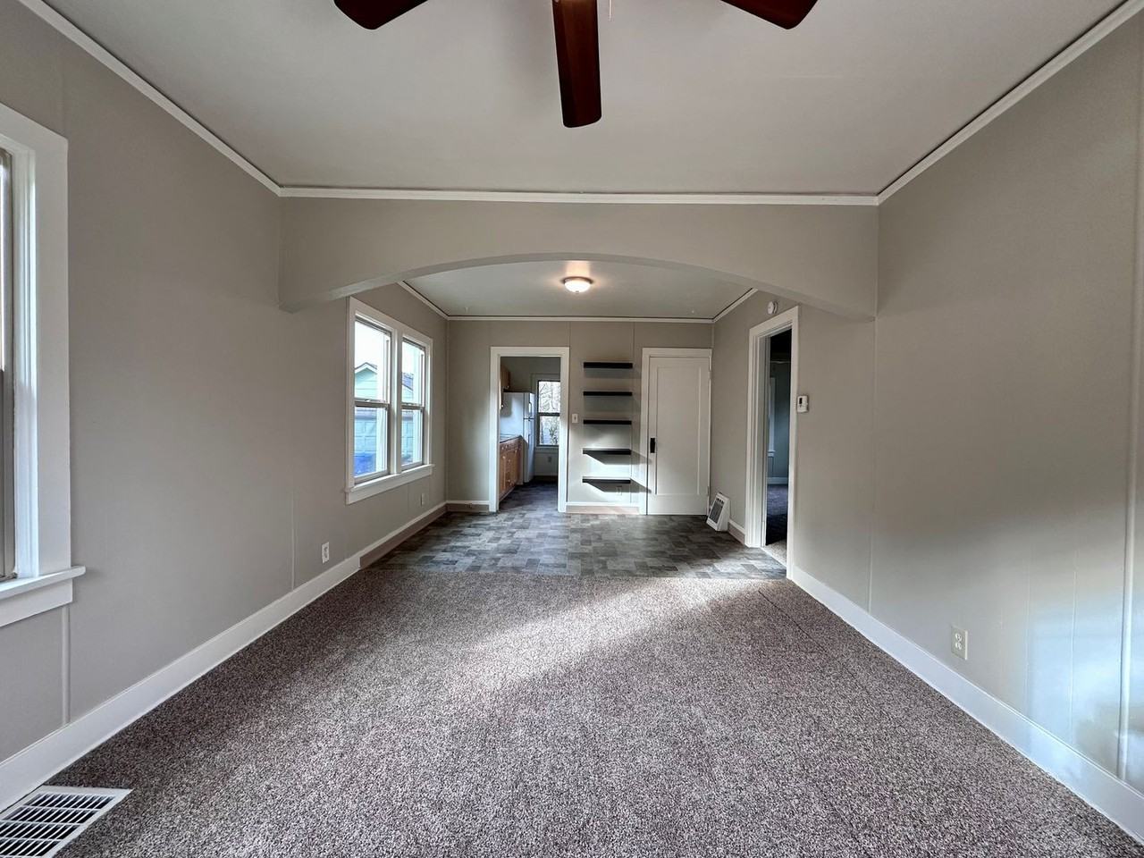 409 Monroe St - Photo 2 of 17