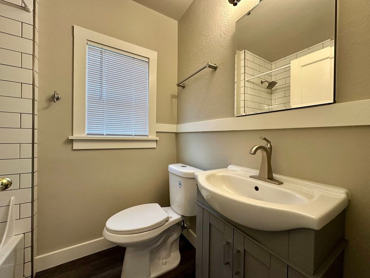 409 Monroe St - Photo 7 of 17