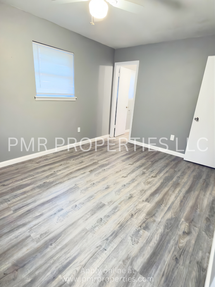 5815 Nw Elm Ave - Photo 2 of 9