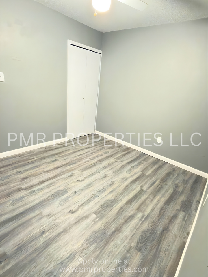 5815 Nw Elm Ave - Photo 3 of 9