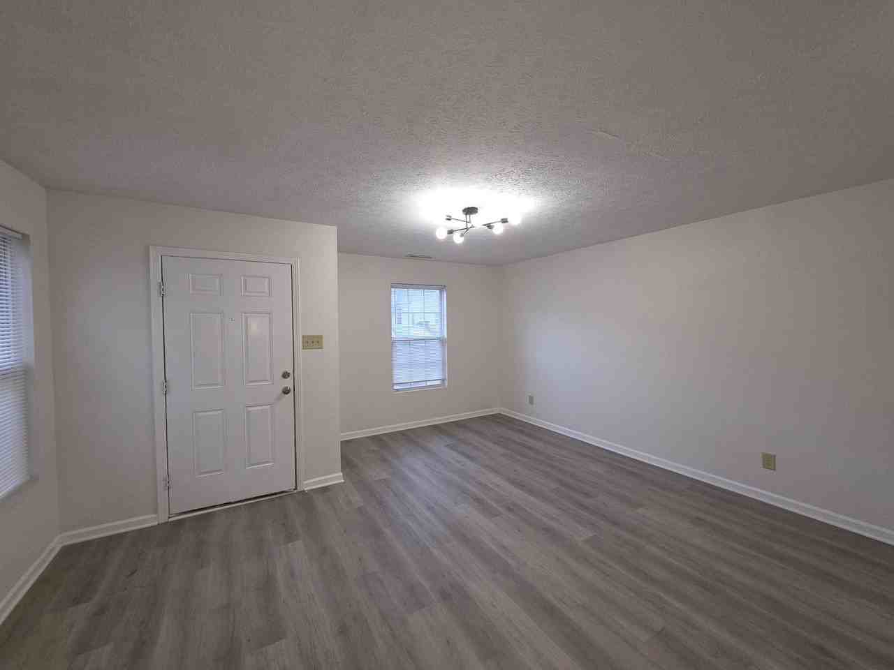 7014 Sycamore Grove Ct - Photo 2 of 27
