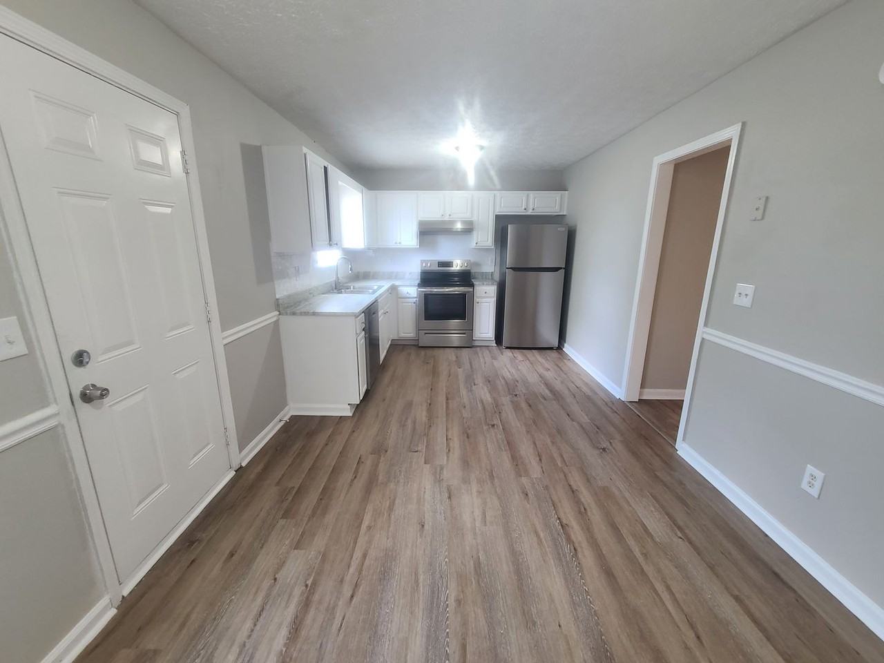 9568 Sleepy Hollow Ln - Photo 7 of 24