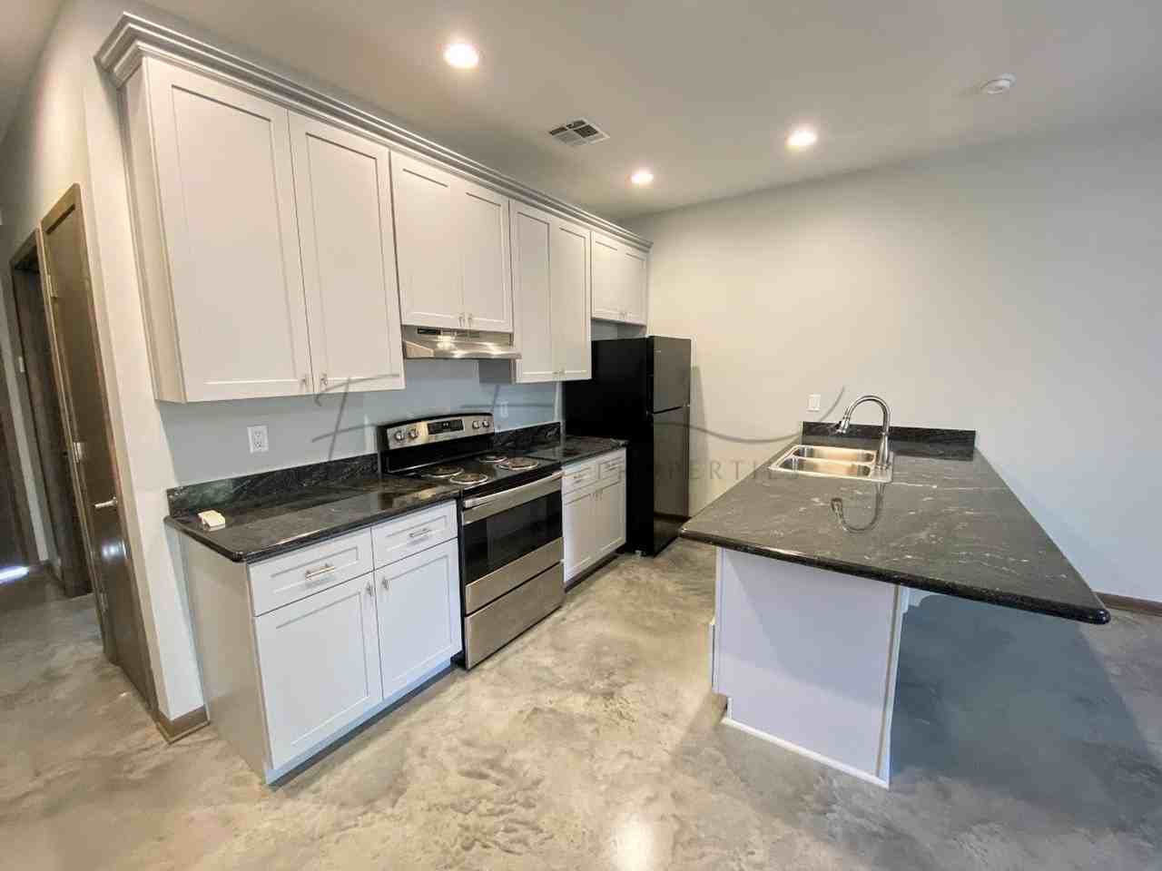 144 Arlington Dr - Photo 4 of 10