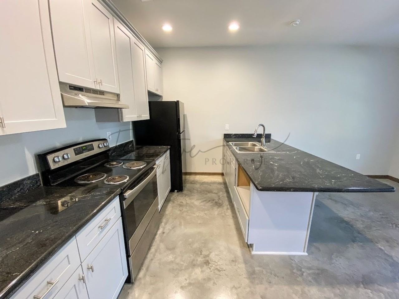 144 Arlington Dr - Photo 5 of 10