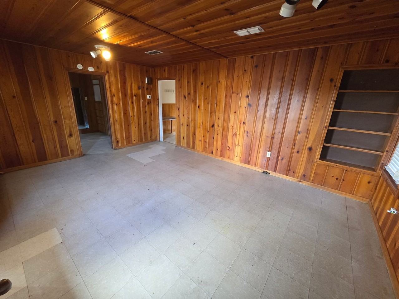 700 Sycamore St - Photo 2 of 15