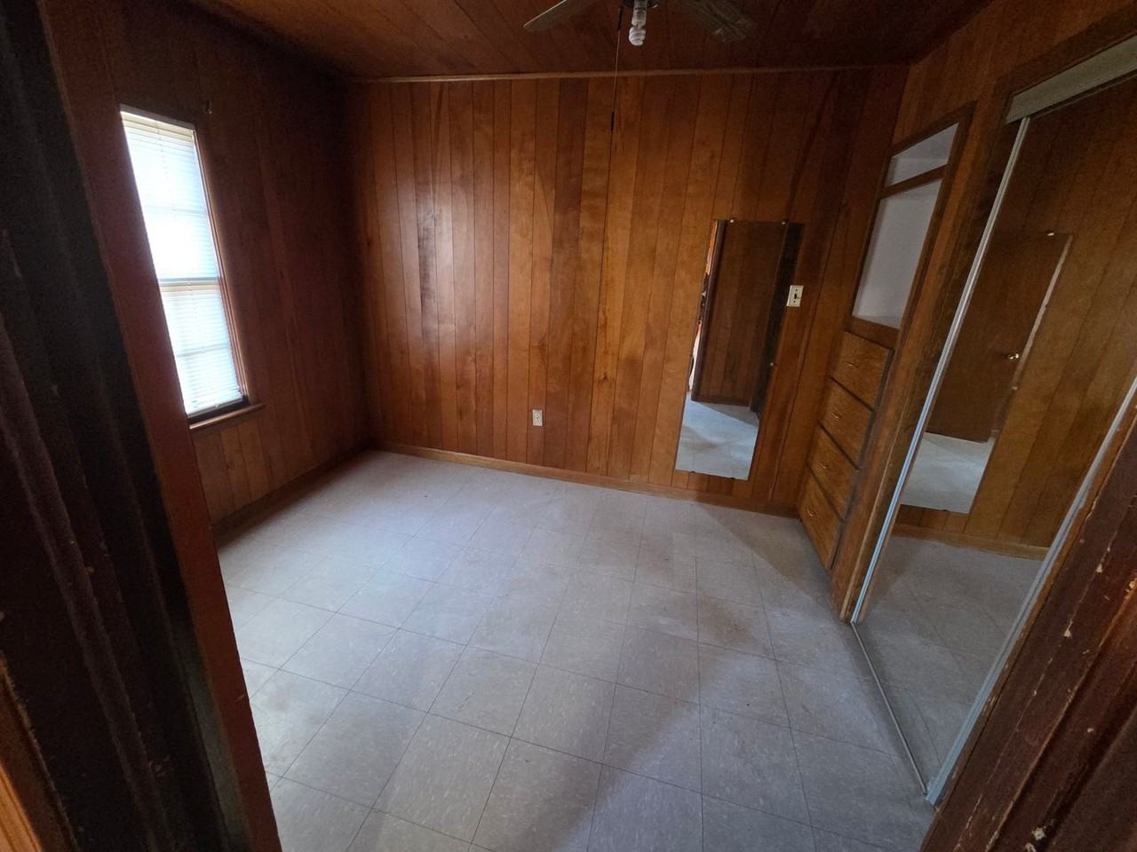 700 Sycamore St - Photo 4 of 15