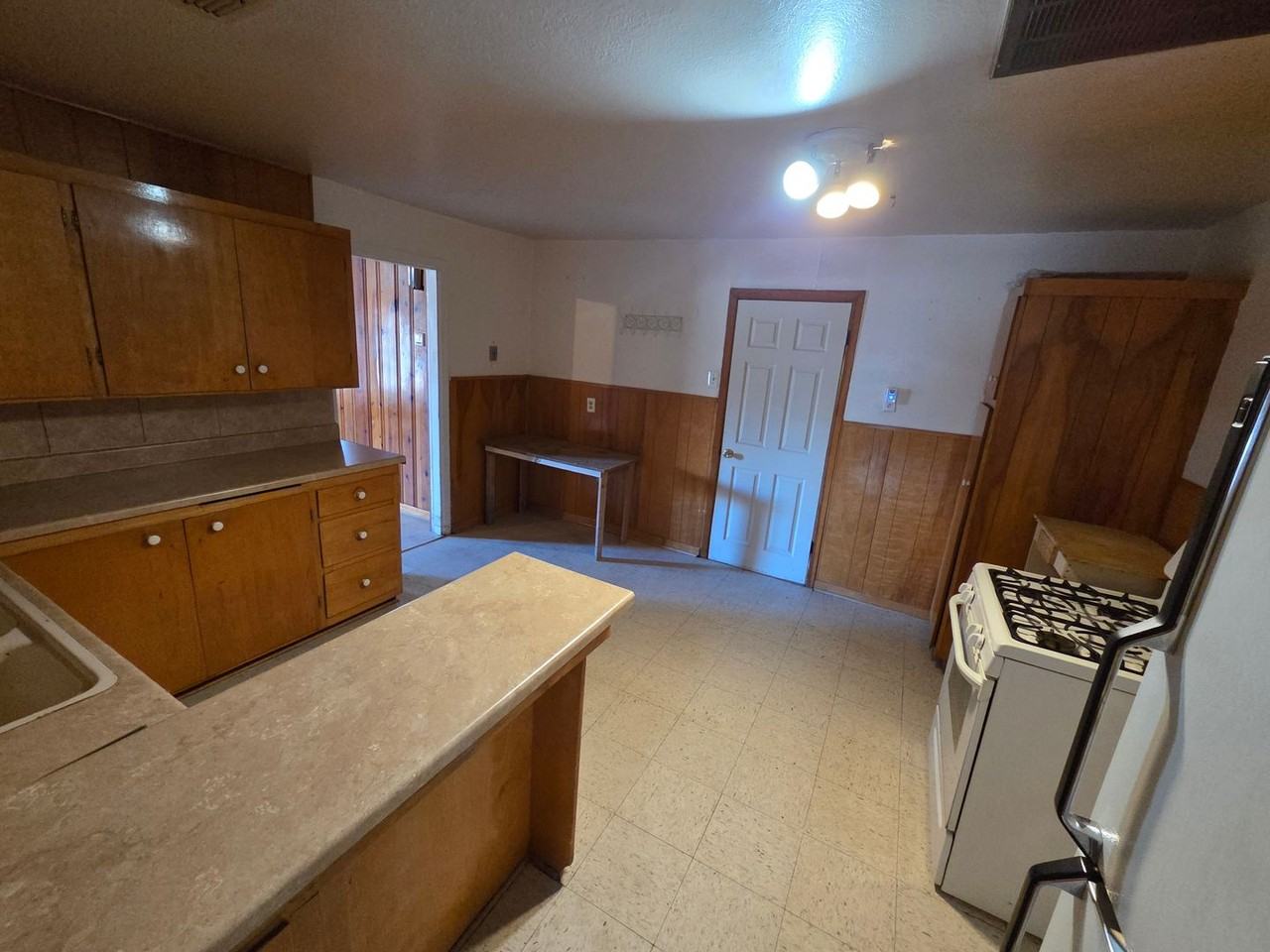 700 Sycamore St - Photo 7 of 15