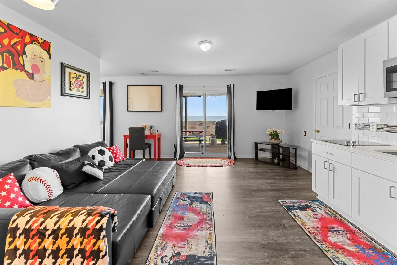 Grand View 115 - Photo 2 of 50