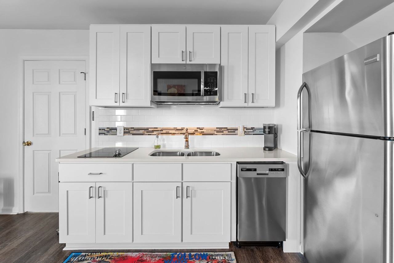 Grand View 115 - Photo 3 of 50