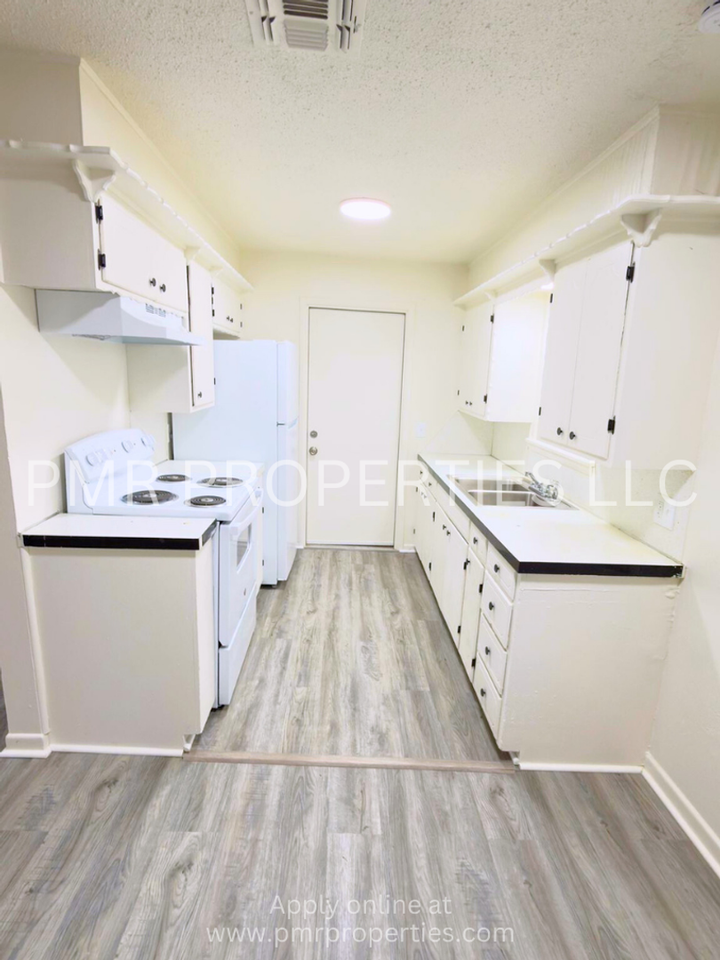 511 Nw 59th St - Photo 2 of 7