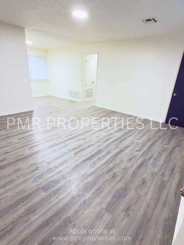 511 Nw 59th St - Photo 3 of 7