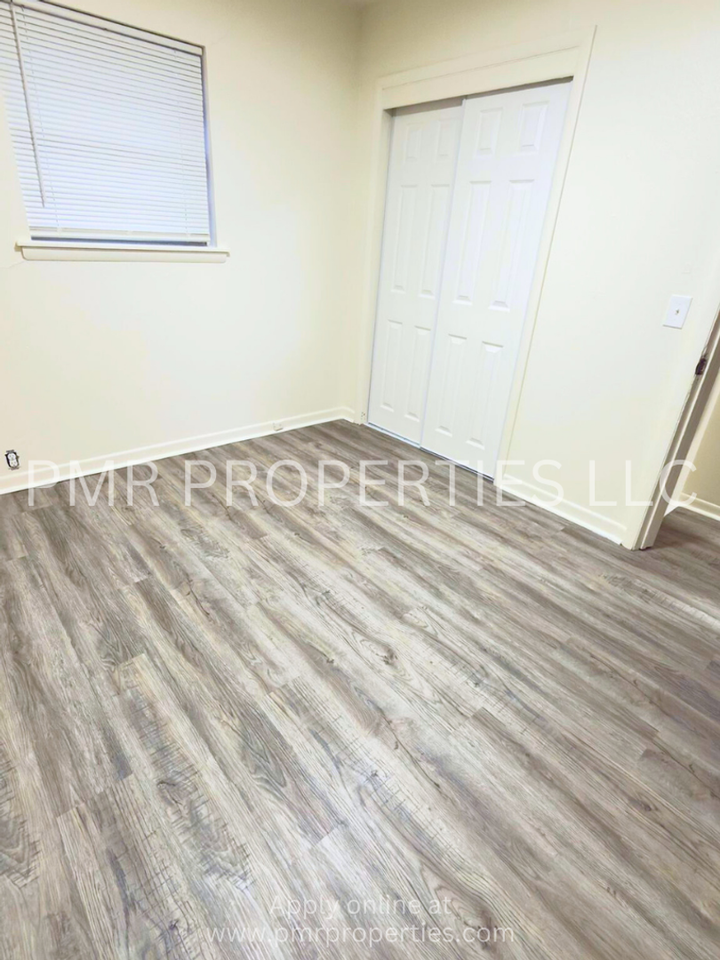 511 Nw 59th St - Photo 5 of 7