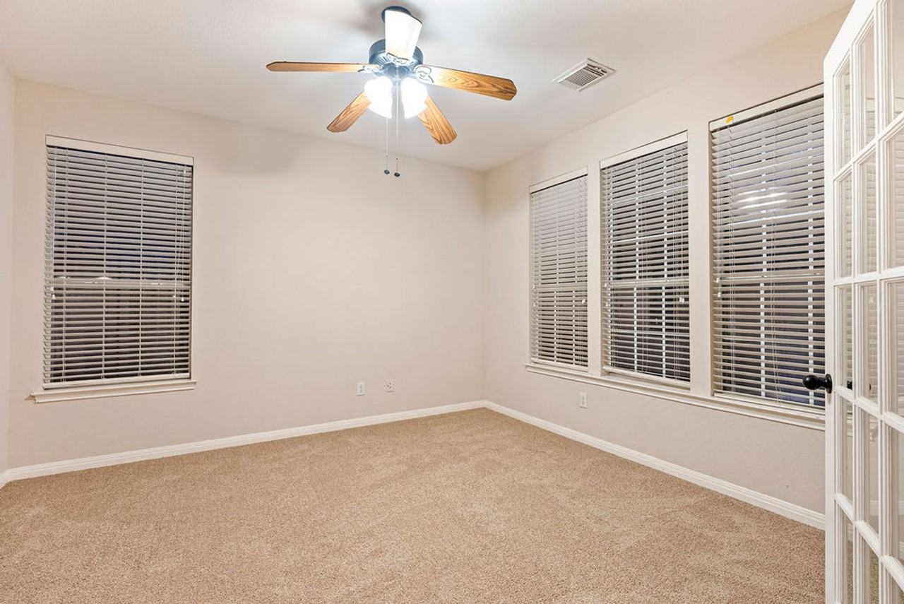 1820 Chasewood Dr - Photo 5 of 27