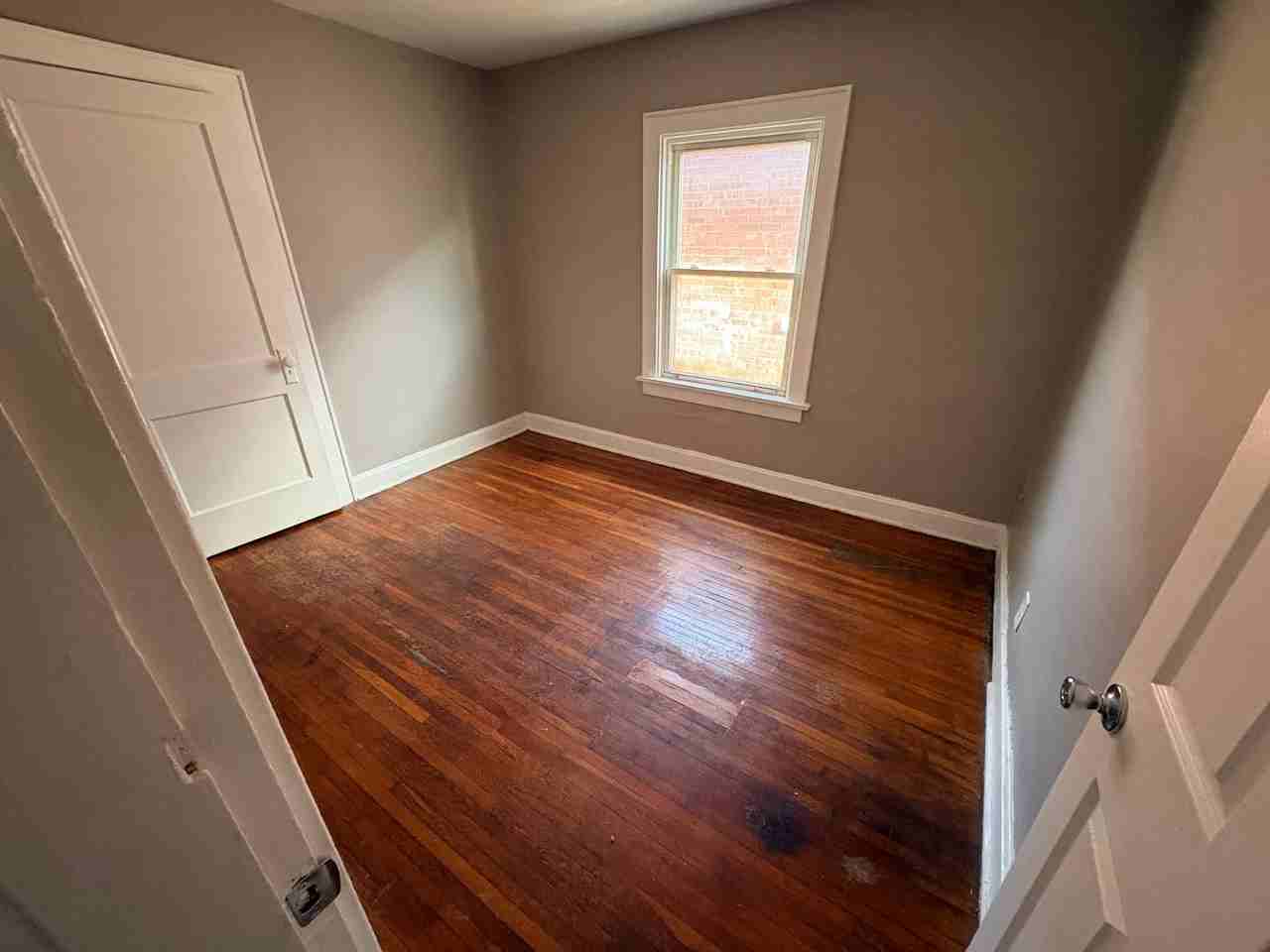 627 E Markison Ave - Photo 3 of 8