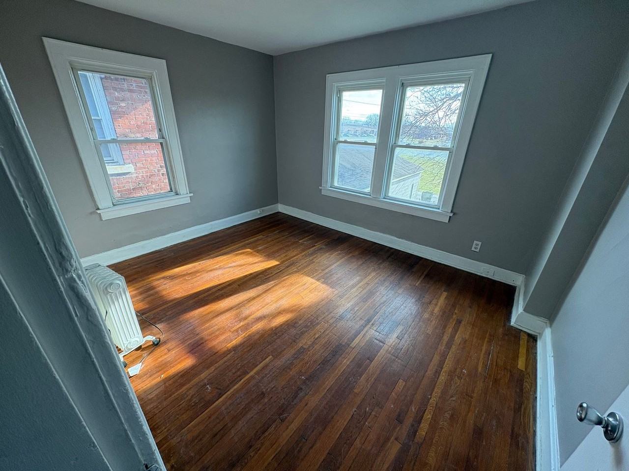 627 E Markison Ave - Photo 5 of 8