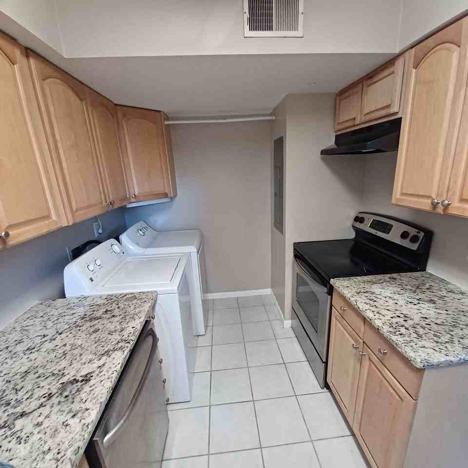 307 Kettering Ter - Photo 4 of 16