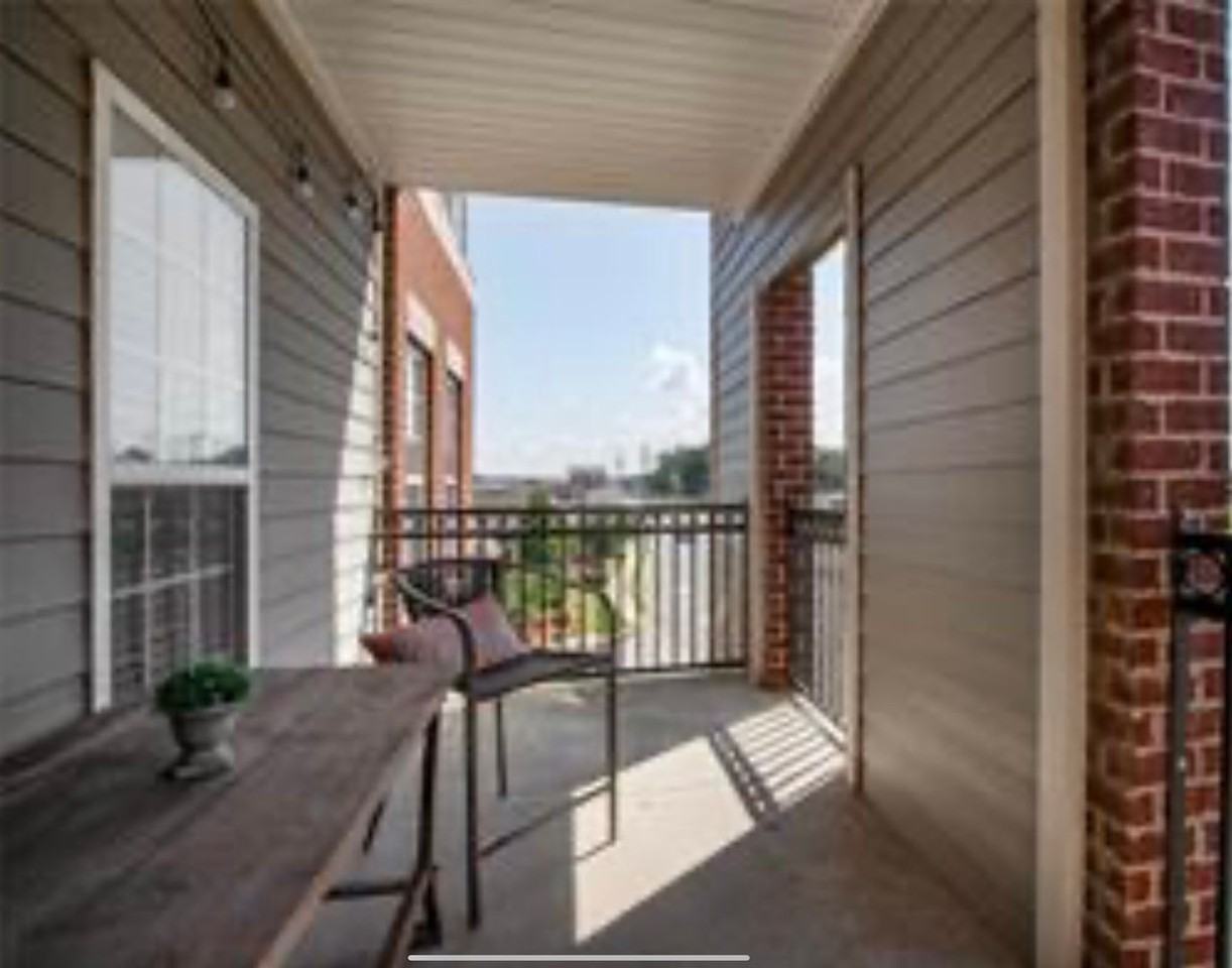 700 15th St #1402 - Photo 3 of 19