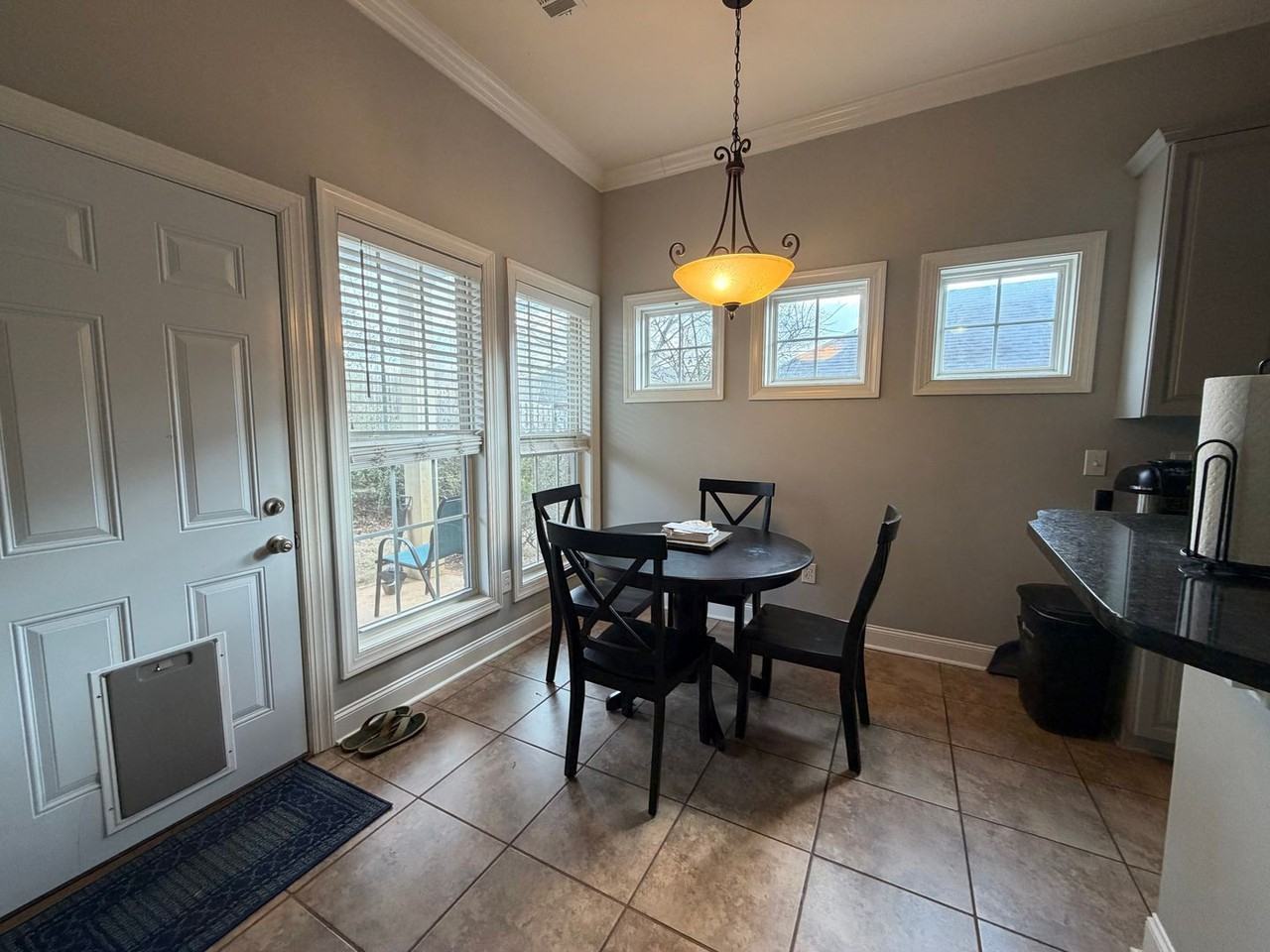 617 Carpenter Way - Photo 5 of 11