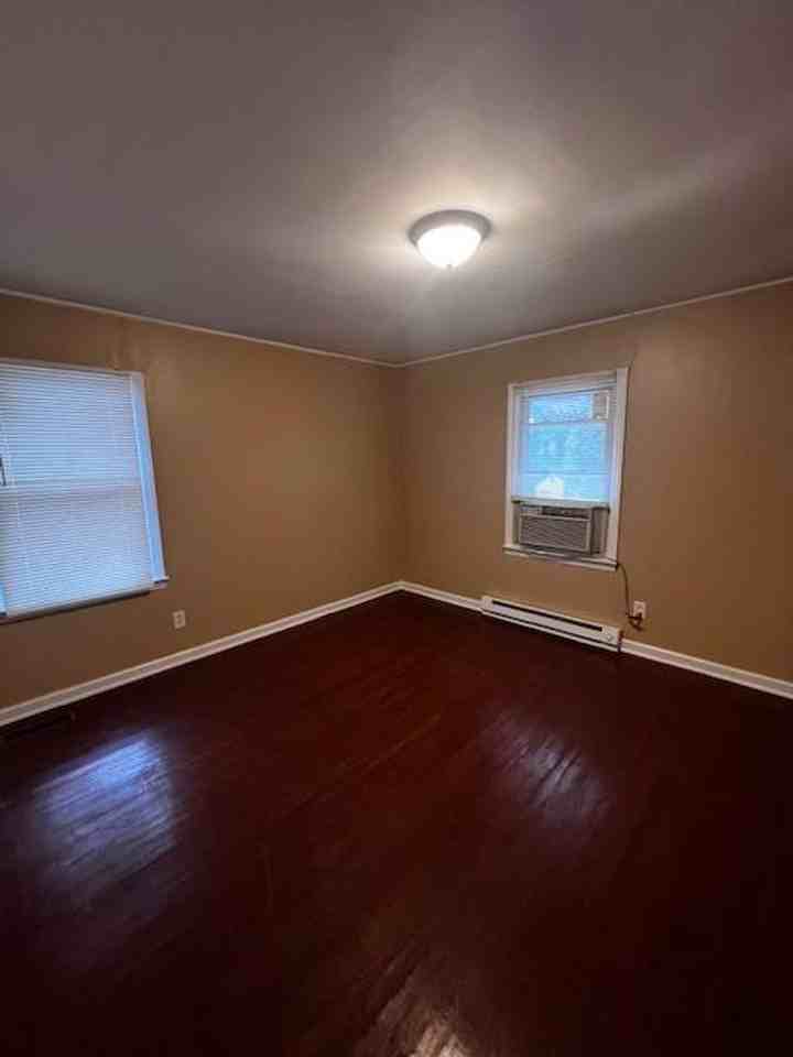 1006 Hackett St #B - Photo 6 of 6