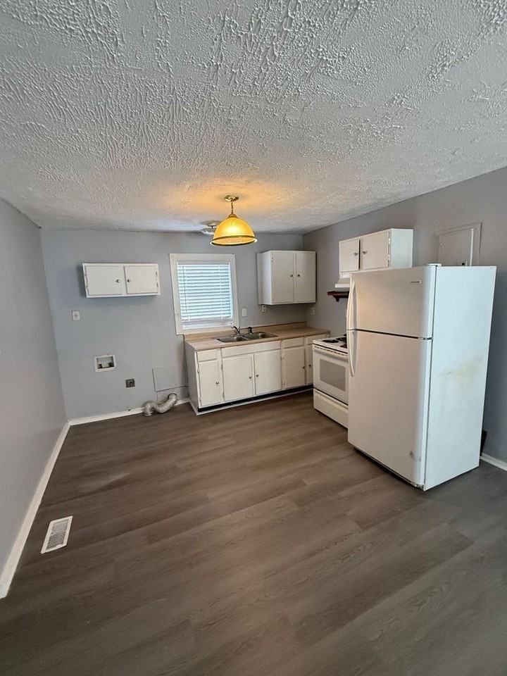 103 Cloverdale Ct - Photo 3 of 6