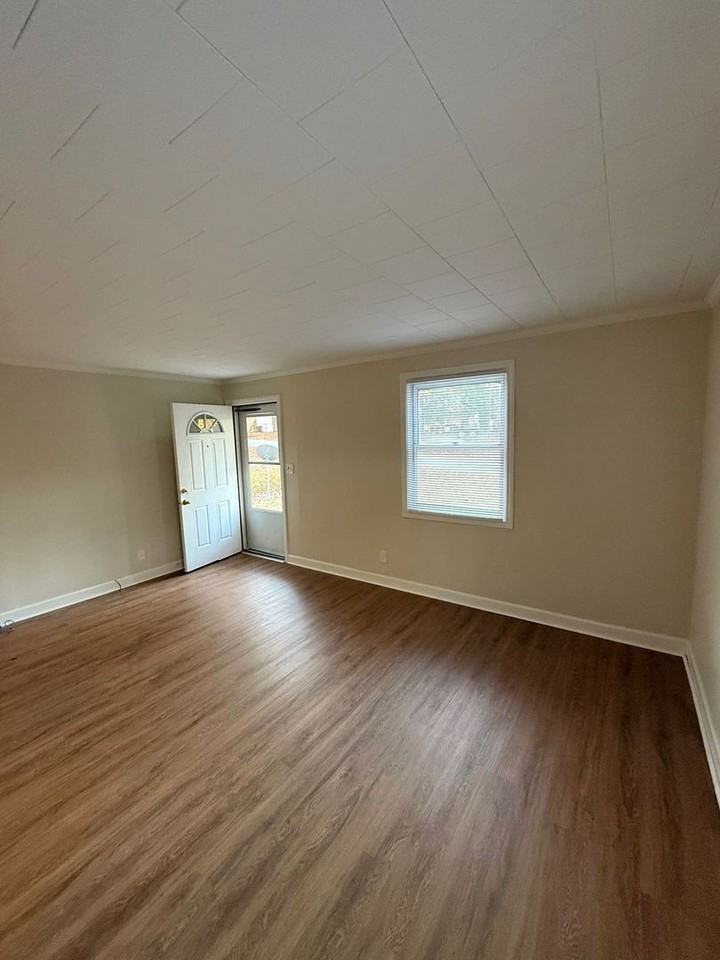 1020 Willard St - Photo 6 of 7