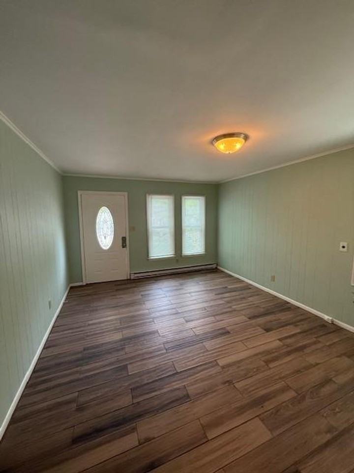 1802 Waldo St - Photo 2 of 8