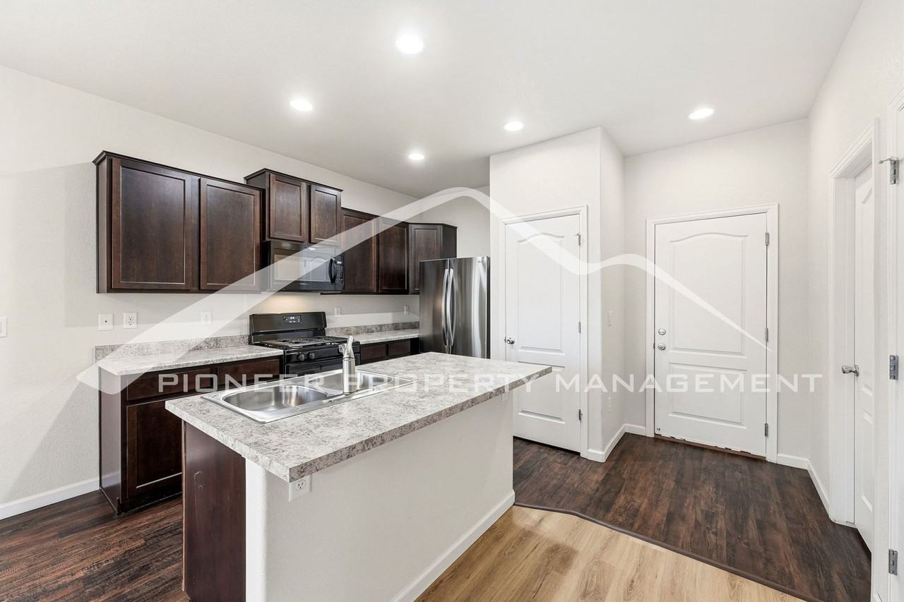 1526 Sepia Ave - Photo 4 of 26